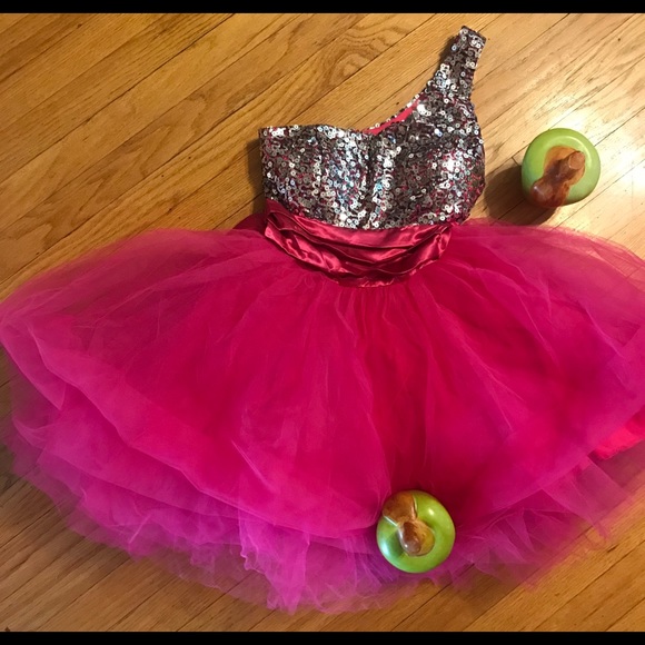 Beautiful One Shoulder Party Dress - Picture 2 of 11